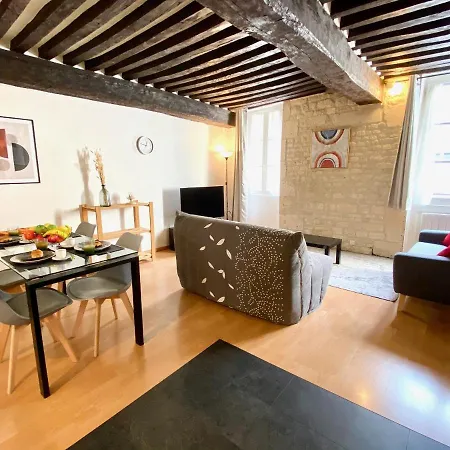 Nashira Yourhosthelper