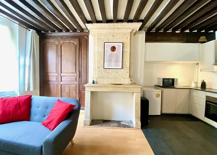 Nashira Yourhosthelper